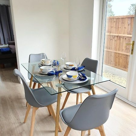 Spacious Beautiful And Warm Cottage With Parking Chelmsford Exteriör bild