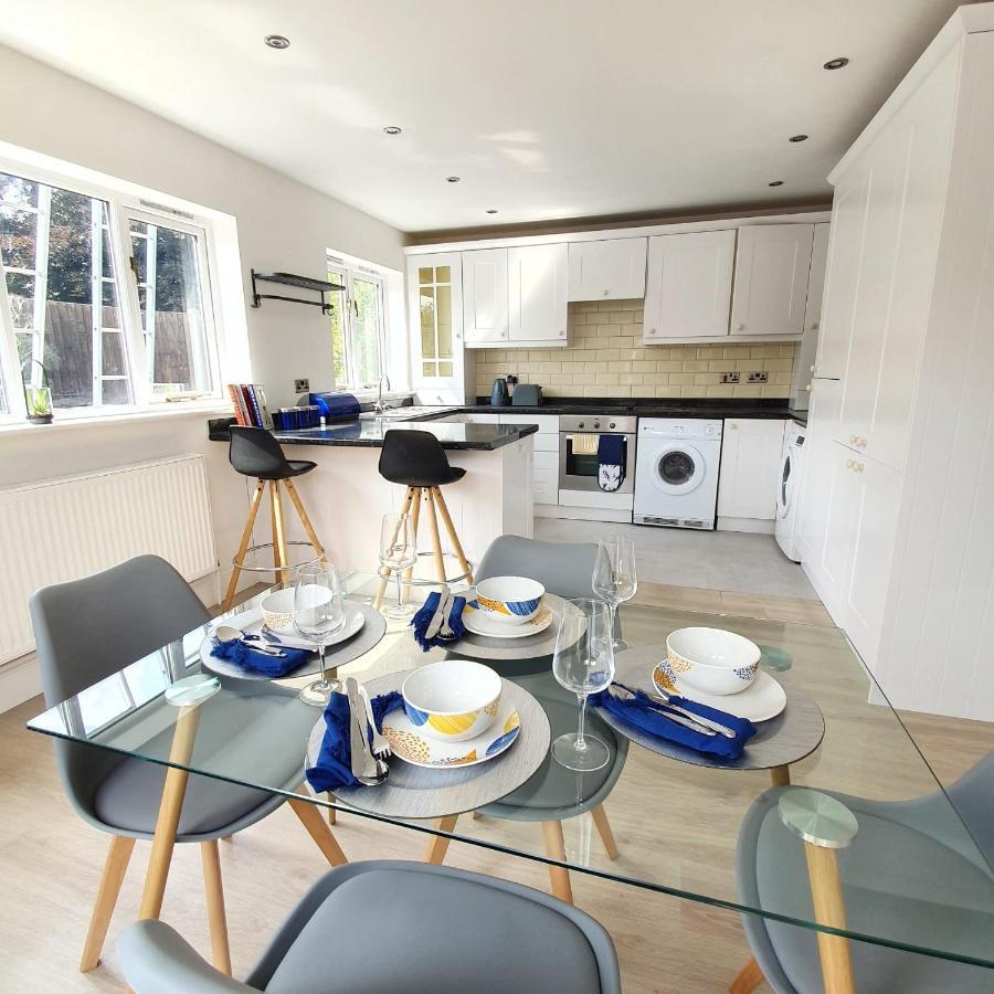 Spacious Beautiful And Warm Cottage With Parking Chelmsford Exteriör bild